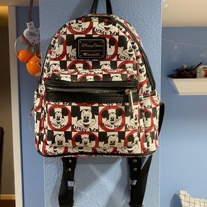 Mickey Mouse lounge fly backpack